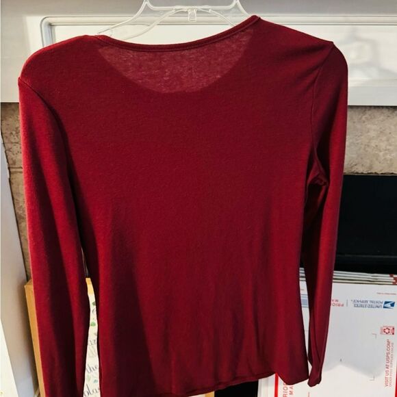 - SHEIN long sleeve tee with gold tone buttons - Picture 4 of 5